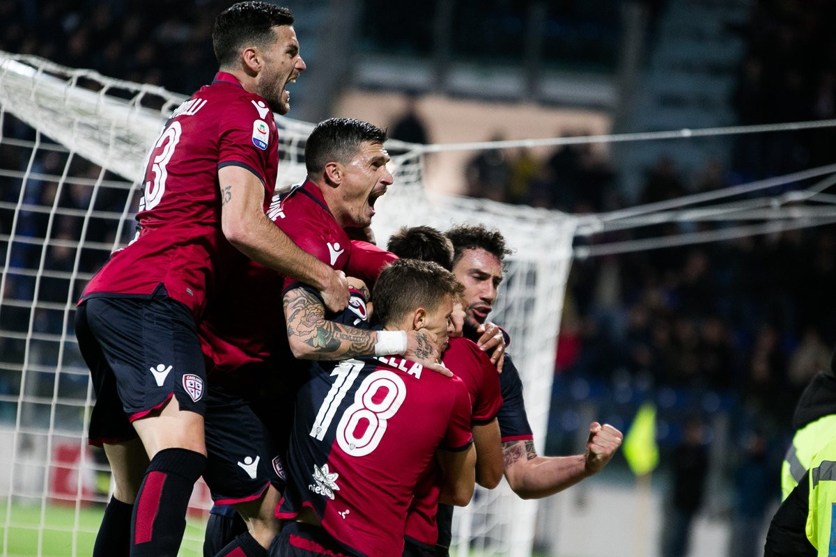 ކަގްލިއާރީ ކުޅުންތެރިން އުފާފާޅުކުރަނީ