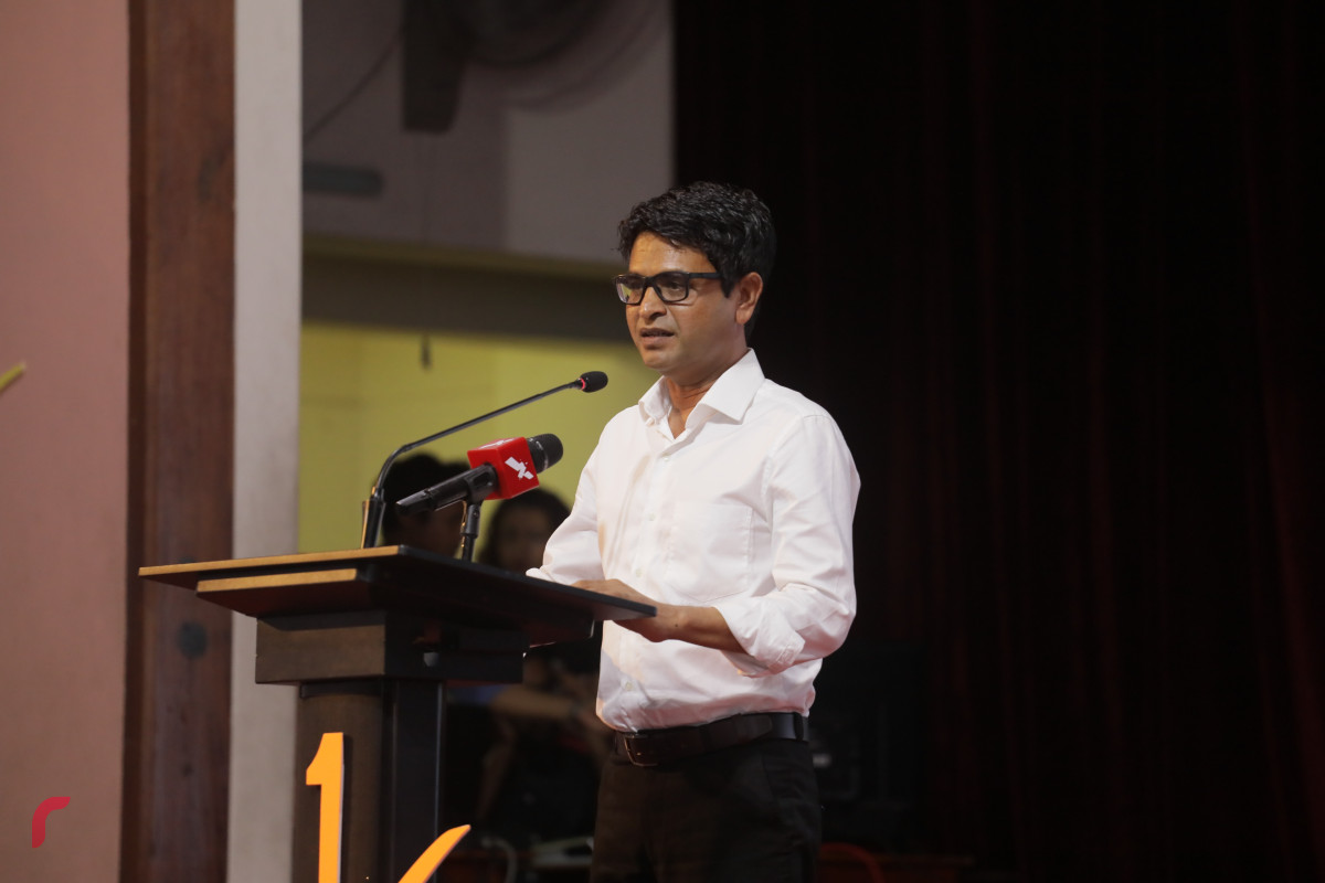 09 މާރިޗް 2019 --ހއ.ހޯރަފުށީ ދާއިރާއަށް ވާދަކުރައްވާ އެމްޑީޕީ ކެންޑިޑޭޓް އަހްމަދު ސަލީމްގެ ކެމްޕެއިން ޖަލްސާގެ ތެރެއިން. އަހްމަދު ސަލީމް ރައްޔިތުންނާ ވާހަކަފުޅު ދައްކަވަނީ\-- ފޮޓޯ: ރާއްޖެ.އެމްވީ