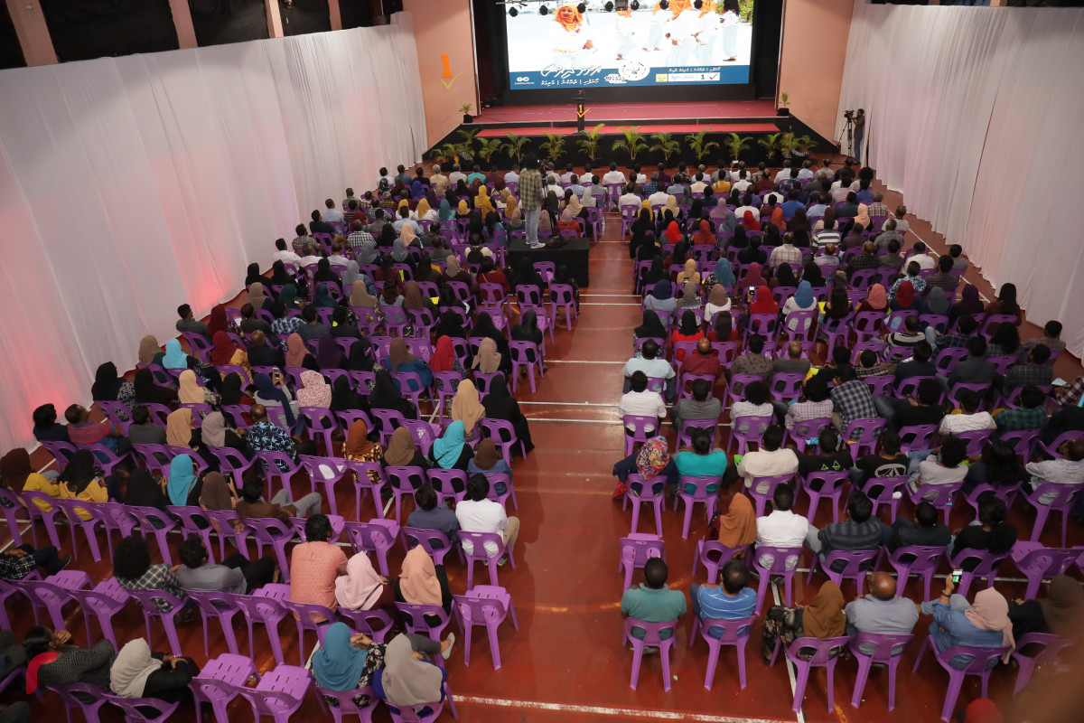 09 މާރިޗް 2019 --ހއ.ހޯރަފުށީ ދާއިރާއަށް ވާދަކުރައްވާ އެމްޑީޕީ ކެންޑިޑޭޓް އަހްމަދު ސަލީމްގެ ކެމްޕެއިން ޖަލްސާގެ ތެރެއިން.-- ފޮޓޯ: ރާއްޖެ.އެމްވީ