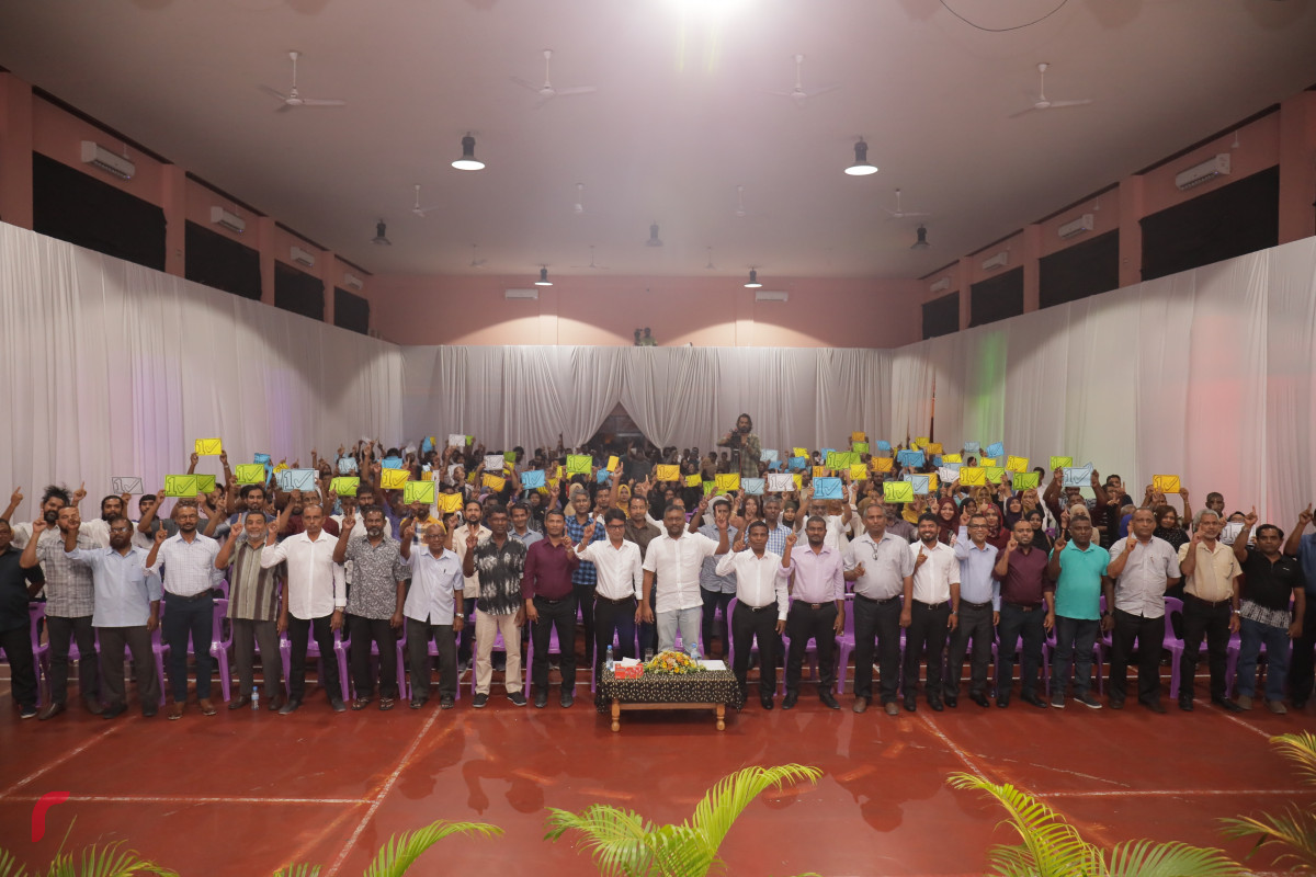 09 މާރިޗް 2019 --ހއ.ހޯރަފުށީ ދާއިރާއަށް ވާދަކުރައްވާ އެމްޑީޕީ ކެންޑިޑޭޓް އަހްމަދު ސަލީމްގެ ކެމްޕެއިން ޖަލްސާގެ ތެރެއިން.-- ފޮޓޯ: ރާއްޖެ.އެމްވީ