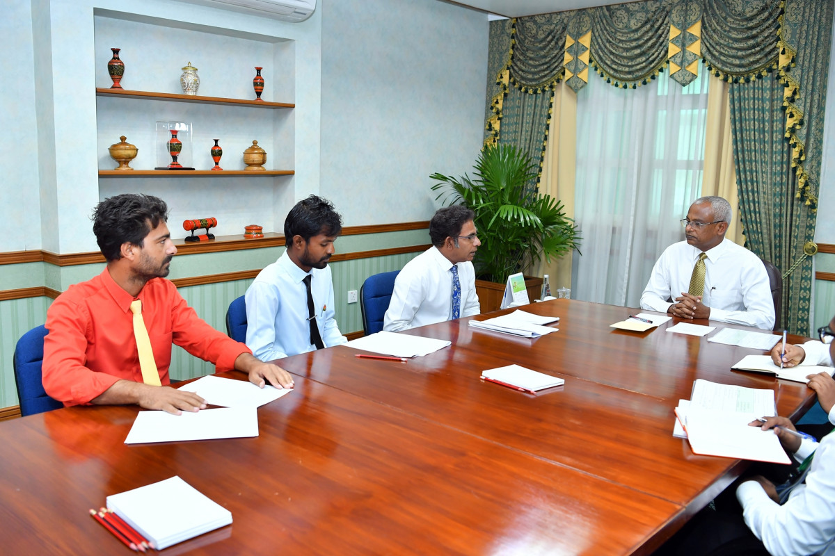 13 މާރިޗް 2019 -- ރަށުގައި ފުލުހުންގެ ޚިދުމަތް ގާއިމު ކޮށްދިނުމަށް ވެސް ކައުންސިލު މެންބަރުން އެދިވަޑައިގެންފައިވޭ. -- ފޮޓޯ: ރައީސްއޮފީސް