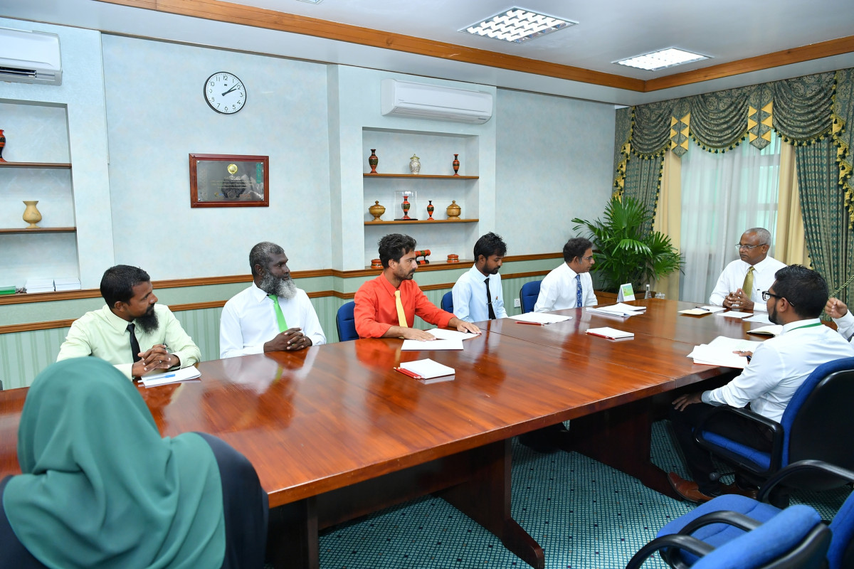 13 މާރިޗް 2019 -- މީގެ އިތުރުން ރަށުގެ ޒުވާނުން ބޭނުންކުރުމަށް އިޖުތިމާއީ މަރުކަޒެއް ބޭނުންވާކަމުގައިވެސް މެންބަރުން ފާހަގަ ކުރެއްވި. -- ފޮޓޯ: ރައީސްއޮފީސް