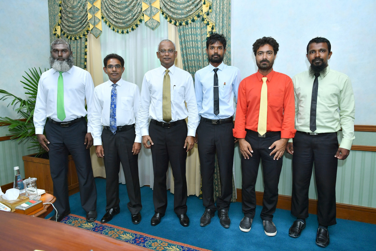 13 މާރިޗް 2019 -- ރައީސުލްޖުމްހޫރިއްޔާ އިބްރާހީމް މުޙައްމަދު ޞާލިޙް، މާލެއަތޮޅު ދިއްފުށީ ކައުންސިލްގެ މެންބަރުންނާ ބައްދަލުކުރެއްވުން. -- ފޮޓޯ: ރައީސްއޮފީސް