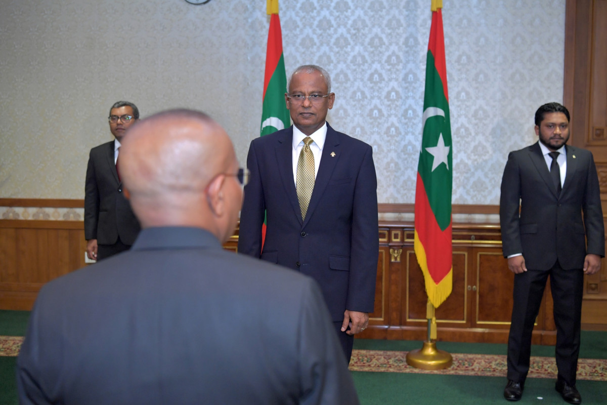 13 މާރިޗް 2019 -- އިލެކްޝަން ކޮމިޝަނަށް ރައީސުލް ޖުމްހޫރިއްޔާ އައްޔަން ކުރެއްވި މެމްބަރު އިސްމާއިލް ހަބީބް މަގާމުގެ ހުވާ ކުރައްވަނީ -- ފޮޓޯ: ރައީސް އޮފީސް