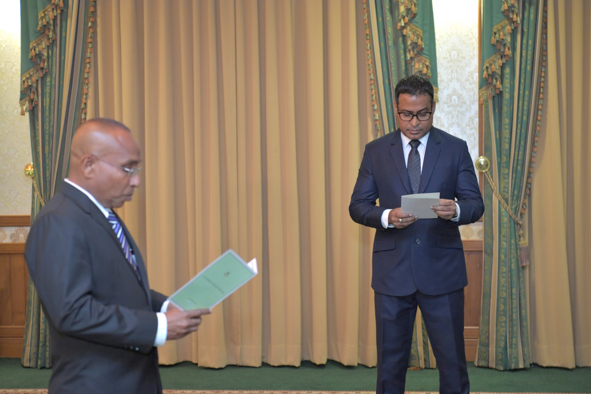 13 މާރިޗް 2019 -- އިލެކްޝަން ކޮމިޝަނަށް ރައީސުލް ޖުމްހޫރިއްޔާ އައްޔަން ކުރެއްވި މެމްބަރު އިސްމާއިލް ހަބީބް މަގާމުގެ ހުވާ ކުރައްވަނީ -- ފޮޓޯ: ރައީސް އޮފީސް