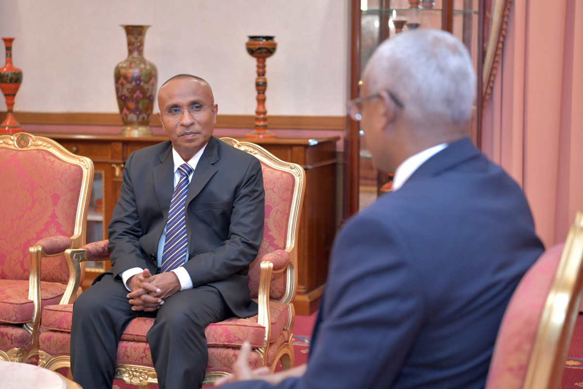 13 މާރިޗް 2019 -- ރައީސުލް ޖުމްހޫރިއްޔާ އިބްރާހިމް މުހައްމަދު ޞާލިހް، އީސީގެ މެންބަރު އިސްމާއިލް ހަބީބުއާ ބައްދަލުކުރައްވަނީ -- ފޮޓޯ: ރައީސް އޮފީސް