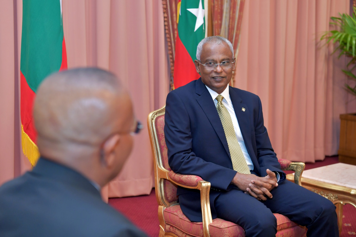 13 މާރިޗް 2019 -- ރައީސުލް ޖުމްހޫރިއްޔާ އިބްރާހިމް މުހައްމަދު ޞާލިހް، އީސީގެ މެންބަރު އިސްމާއިލް ހަބީބުއާ ބައްދަލުކުރައްވަނީ -- ފޮޓޯ: ރައީސް އޮފީސް