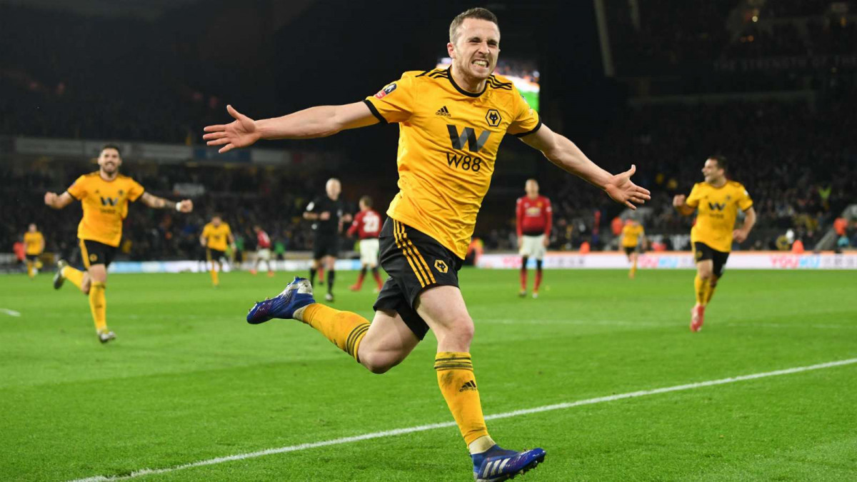 ވޮލްވްސްގެ ކުޅުންތެރިން އުފާފާޅުކުރަނީ