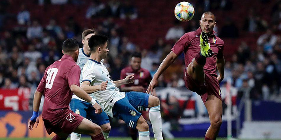 ވެނެޒުއޭލާ އާއި އަރޖެންޓީނާ ބައްދަލުކުރި މެޗުގެ ތެރެއިން