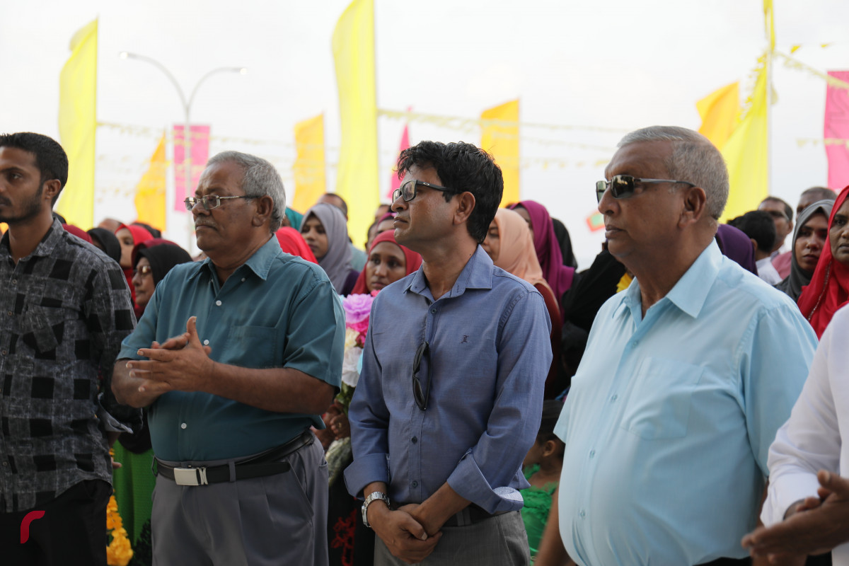 ހޯރަފުށީ އެއާރޕޯޓް ގެ މަސައްކަތް އެމްޓީސީސީ އާއި ހަވާލުކުރުމަށް ބޭއްވުނު ޖަލްސާގެ ތެރެއިން. ހޯރަފުށީ ދާއިރާ އަށް ވާދަކުރާ އެމްޑީޕީ ކެންޑިޑޭޓް އަހްމަދު ސަލީމް-- ފޮޓް: ރާއްޖެ.އެމްވީ