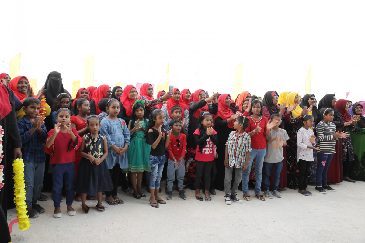 ހޯރަފުށީ އެއާރޕޯޓް ގެ މަސައްކަތް އެމްޓީސީސީ އާއި ހަވާލުކުރުމަށް ބޭއްވުނު ޖަލްސާގެ ތެރެއިން-- ފޮޓް: ރާއްޖެ.އެމްވީ