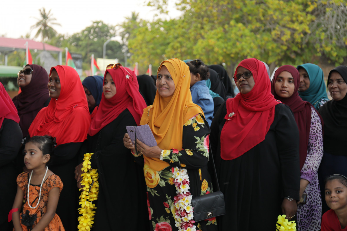 ހޯރަފުށީ އެއާރޕޯޓް ގެ މަސައްކަތް އެމްޓީސީސީ އާއި ހަވާލުކުރުމަށް ބޭއްވުނު ޖަލްސާގެ ތެރެއިން-- ފޮޓޯ: ރާއްޖެ.އެމްވީ