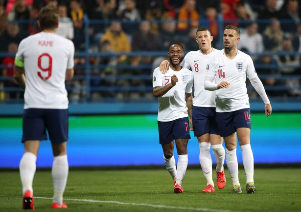 އިނގިރޭސިވިލާތުގެ ޓީމުގެ ބައެއް ކުޅުންތެރިން