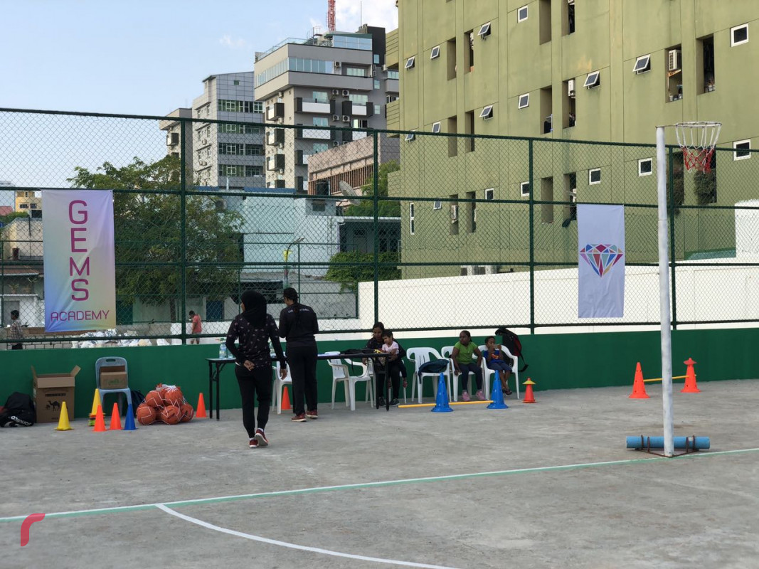 ޖެމްސް އެކަޑަމީގެ އޯޕަންޑޭ