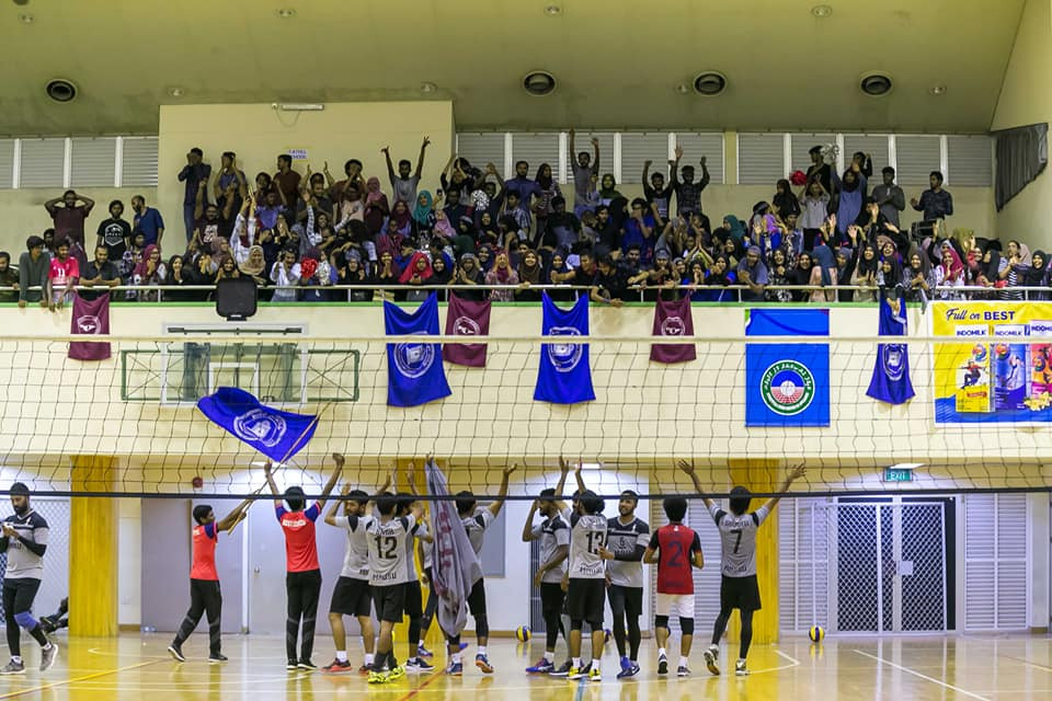 އެމްއެންޔޫގެ ސަޕޯރޓަރުންނާއި ކުޅުންތެރިން