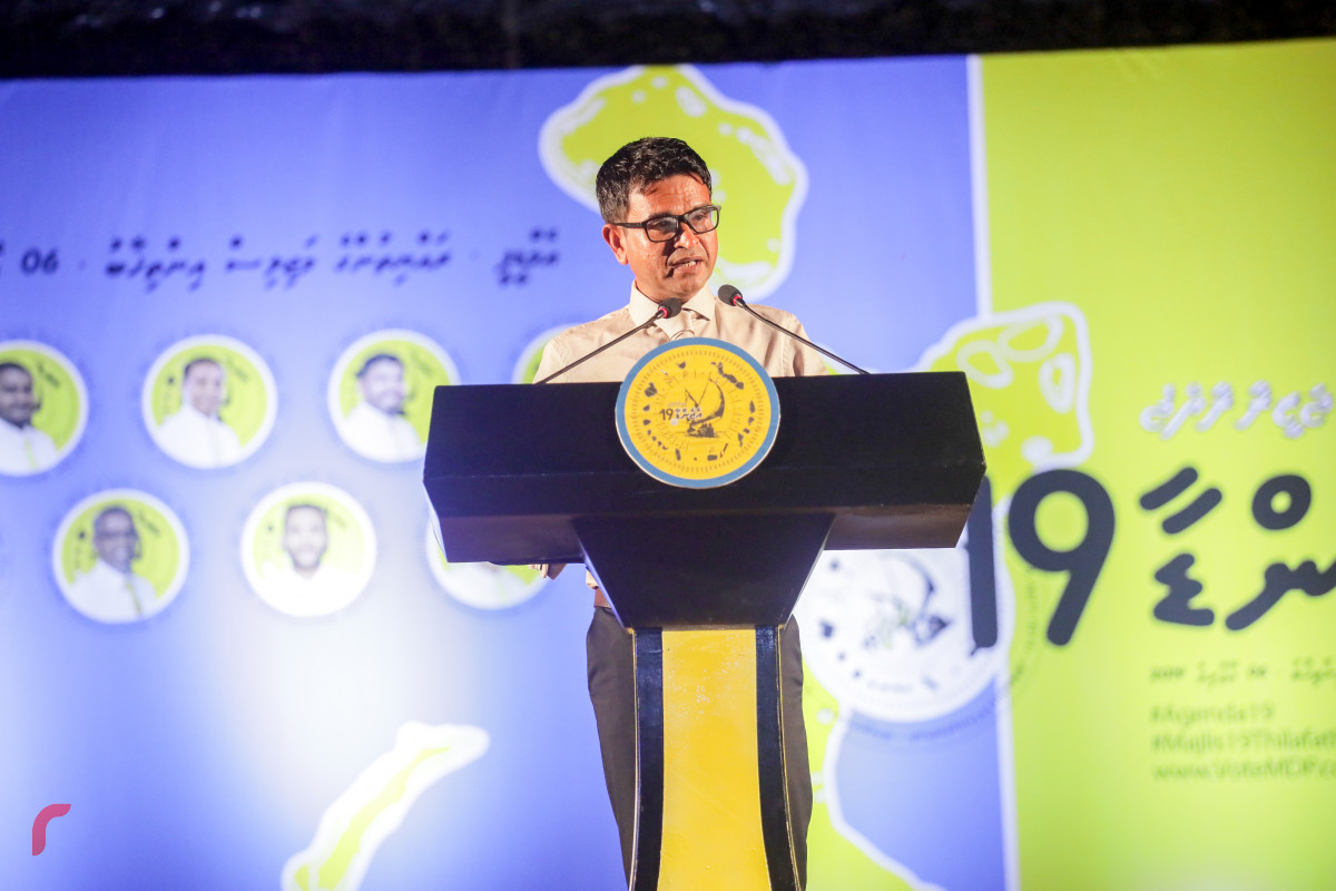 31 މާރިޗް 2019 --ދިއްދޫގައި ބޭއްވި އެޖެންޑާ 19 ޖަލްސާ ގެ ތެރެއިން، ހޯރަފުށި ދާއިރާގެ ކެންޑިޑޭޓް ވާހަކަ ދައްކަވަނީ-- ފޮޓޯ: ރާއްޖެ.އެމްވީ