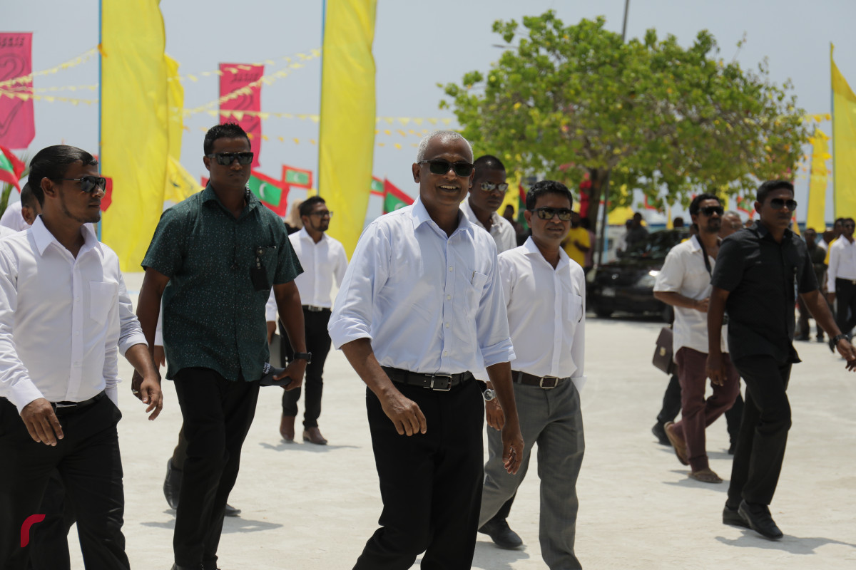 31 މާރިޗް 2019 -- ރައީސުލް ޖުމްހޫރިއްޔާ ހޯރަފުއްޓަށް ވަޑައިގަތުން، މިއީ އެމްޑީޕީގެ ކެންޑިޑޭޓުންނަށް ތާއީދު ހޯއްދެވުމަށް ކުރައްވާ ދަތުރުފުޅެއް -- ފޮޓޯ: ރާއްޖެ.އެމްވީ