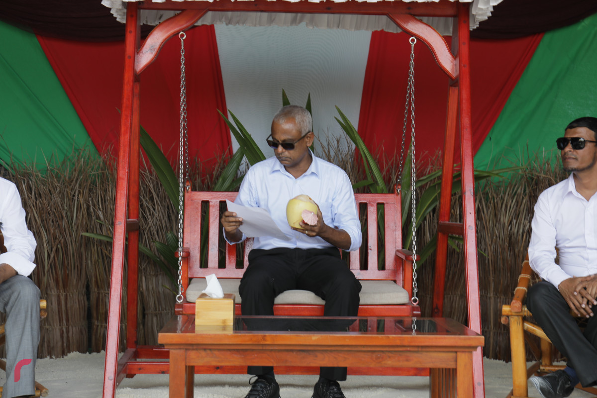 31 މާރިޗް 2019 -- ރައީސުލް ޖުމްހޫރިއްޔާ ހޯރަފުއްޓަށް ވަޑައިގަތުން، ހޯރަފުށިން ރައީސަށް ވަނީ ވަރަށް ހޫނު މަރުހަބާއެއް ކިޔާފައި-- ފޮޓޯ: ރާއްޖެ.އެމްވީ