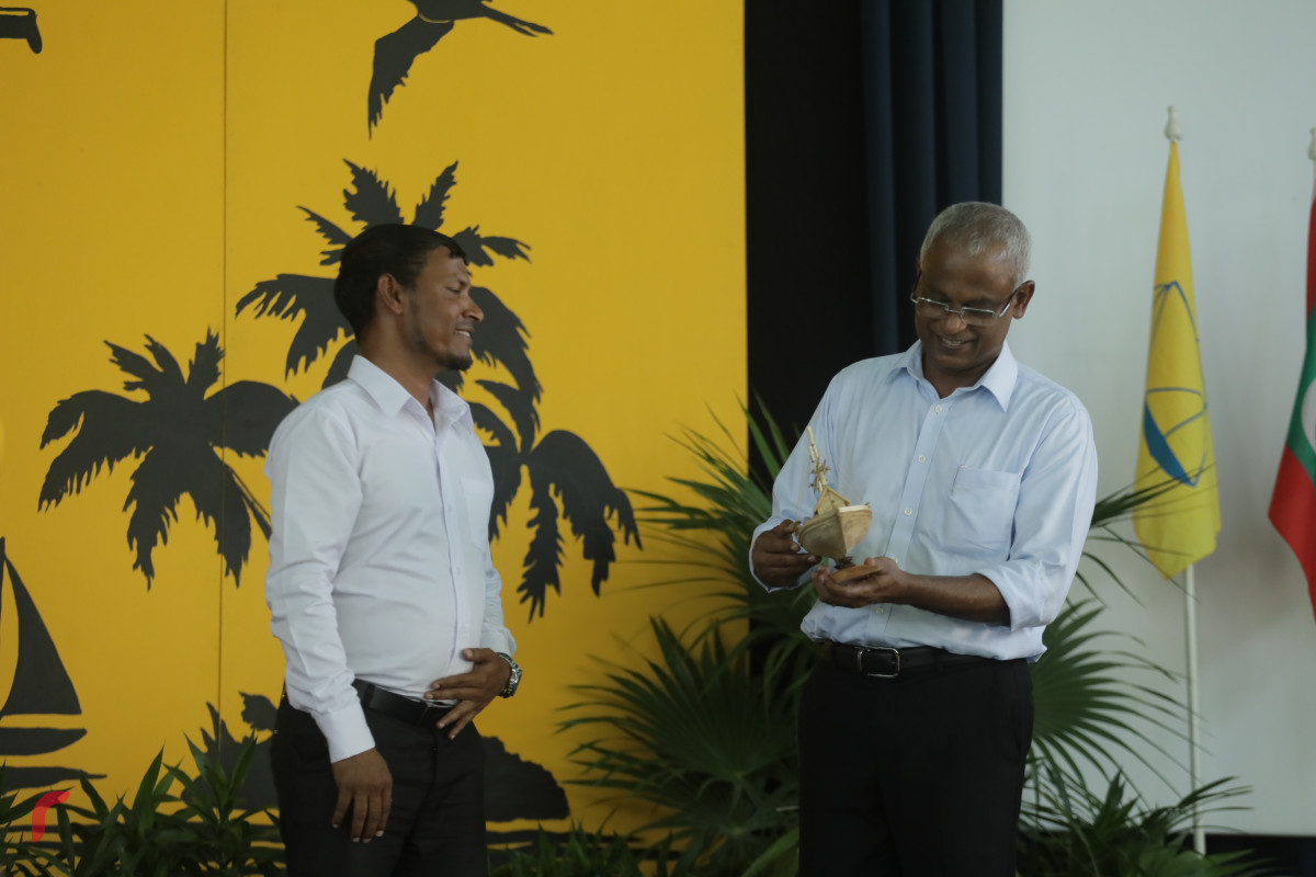 31 މާރިޗް 2019 -- ރައީސުލް ޖުމްހޫރިއްޔާ ހޯރަފުއްޓަށް ވަޑައިގަތުން، ހޯރަފުށީގައި ބޭއްވި ޖަލްސާގެ ތެރެއިން- ފޮޓޯ: ރާއްޖެ.އެމްވީ