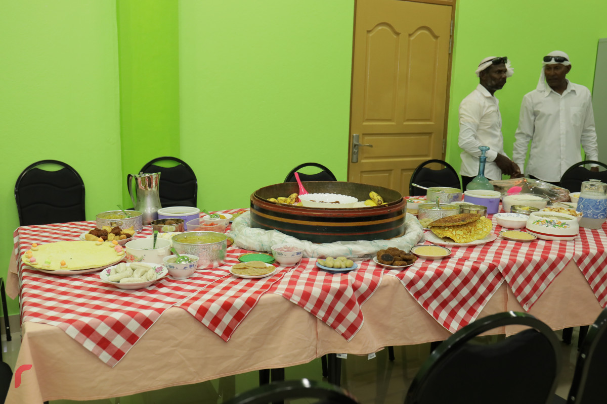 31 މާރިޗް 2019 -- ރައީސުލް ޖުމްހޫރިއްޔާ ހޯރަފުއްޓަށް ވަޑައިގަތުން، ހޯރަފުށީ ރައްޔިތުން ވަނީ އެމަނިކުފާނަށް ކޭމެއް އަރުވަނީ - ފޮޓޯ: ރާއްޖެ.އެމްވީ