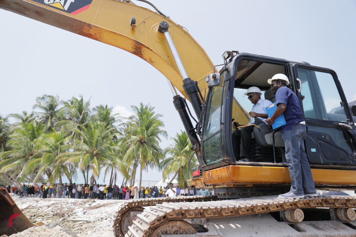31 މާރިޗް 2019 -- ރައީސުލް ޖުމްހޫރިއްޔާ ހޯރަފުއްޓަށް ވަޑައިގަތުން، މި ދަތުރުފުޅުގައި ހޯރަފުށީ އެއާރޕޯޓްގެ އަމަލީ މަސައްކަތް ވަނީ ފައްޓަވާދެއްވާފައި-،- ފޮޓޯ: ރާއްޖެ.އެމްވީ