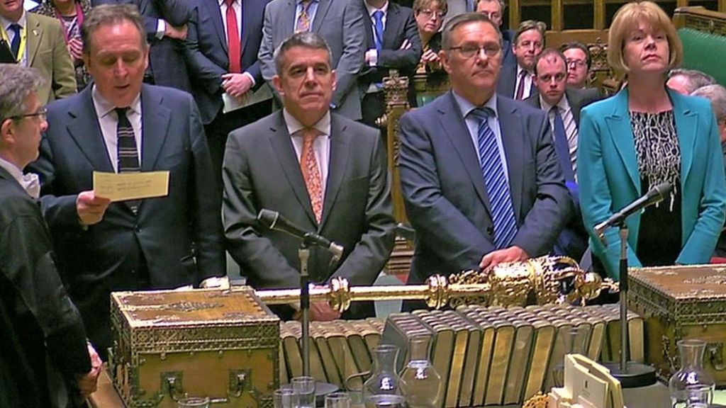 އެއްބަސްވުމަކާ ނުލައި އީޔޫއިން ވަކިނުވުމަށް 313 މެމްބަރުން ވޯޓްދެެއްވިއިރު ދެކޮޅަށް 312 މެމްބަރުން ވޯޓްދެއްވި