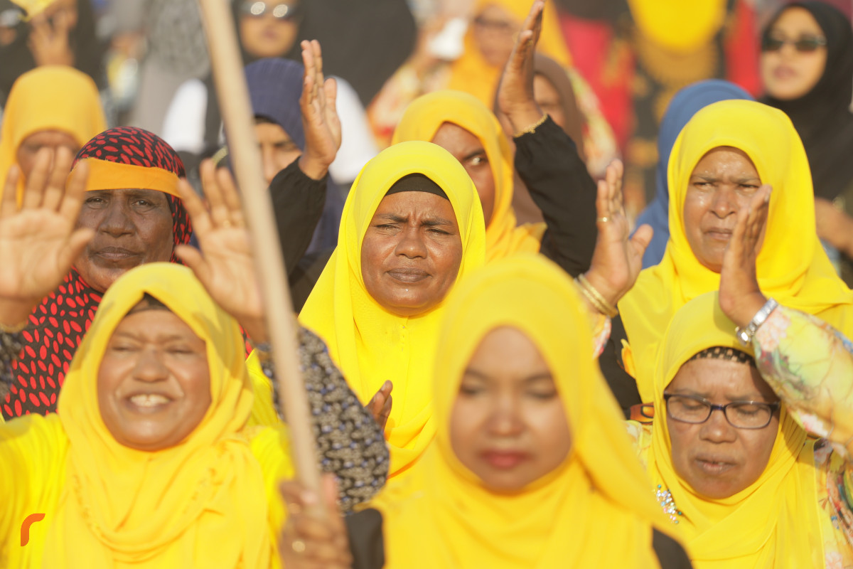 7 މޭޕްރީލް 2019 --އިންތިހާބު ކާމިޔާބުވުމުގެ އުފާ ފާޅުކުރުމުގެ ގޮތުން ހޯރަފުށީގައި ވަނީ ހިނގާލުމެއް ބާއްވާފައި. މި ހިނގާލުމުގައި އަހުމަދު ސަލީމްގެ އިތުރުން ވަރަށް ގިނަ އަދަދެއްގެ ބަޔަކު ވަނީ ބައިވެރިވެފައި-- ފޮޓޯ: ޝުއައިބް މުހައްމަދު/ރާއްޖެ.އެމްވީ
