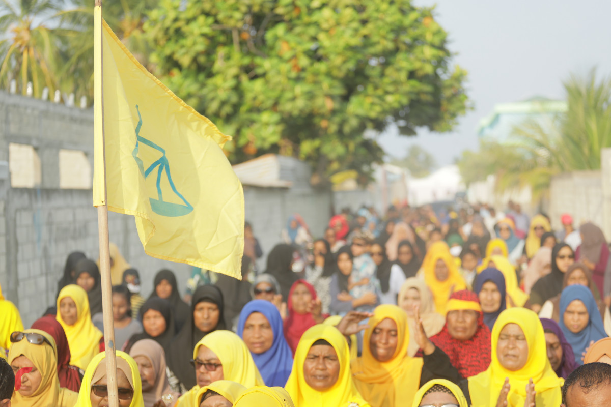 7 މޭޕްރީލް 2019 --އިންތިހާބު ކާމިޔާބުވުމުގެ އުފާ ފާޅުކުރުމުގެ ގޮތުން ހޯރަފުށީގައި ވަނީ ހިނގާލުމެއް ބާއްވާފައި. މި ހިނގާލުމުގައި އަހުމަދު ސަލީމްގެ އިތުރުން ވަރަށް ގިނަ އަދަދެއްގެ ބަޔަކު ވަނީ ބައިވެރިވެފައި-- ފޮޓޯ: ޝުއައިބް މުހައްމަދު/ރާއްޖެ.އެމްވީ