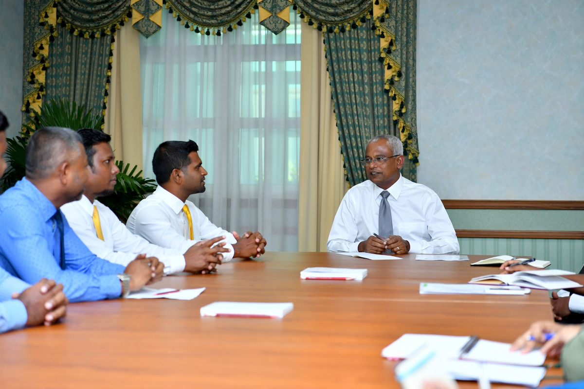 ރަސްދޫ ކައުންސިލްގެ މެމްބަރުން ރައީސް އޮފީހުގައި ރައީސް ސޯލިހާ ބައްދަލުކުރެއްވުމުގެ ތެރެއިން