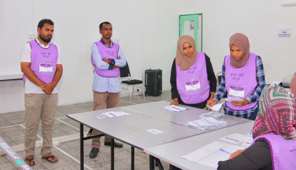 ކޮމަންޑޫ ދާއިރާގެ ބައި އިލެކްޝަނާއެކު އަންނަ މަހުގެ 5 ވަނަ ދުވަހު ތިން ދާއިރާއެއްގެ ބައި އިލެކްޝަން ބޭއްވުމަށް ހަމަޖެހިފައިވޭ