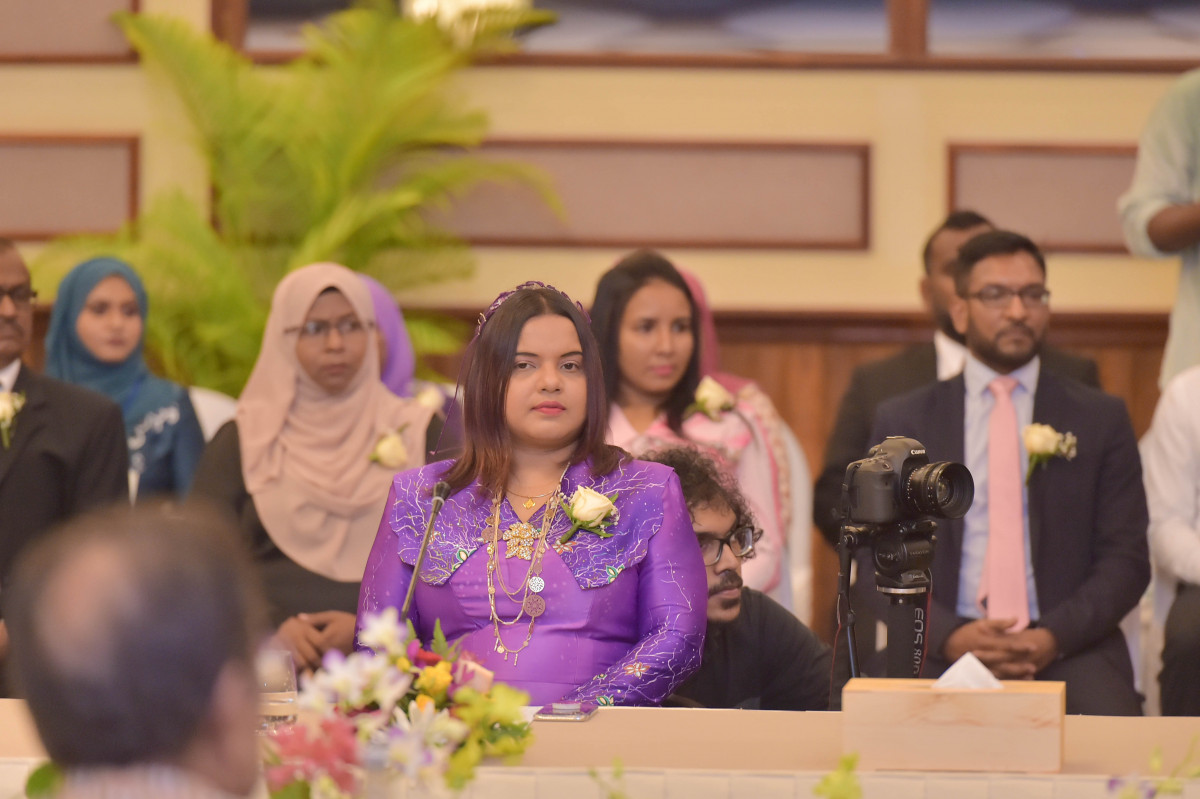 18 އޭޕްރިލް 2019 --ކުރީގެ ހެލްތު މިނިސްޓަރުންގެ ސަމިޓް ރައީސުލް ޖުމްހޫރިއްޔާ އިފްތިތާޙްކޮށް ދެއްވުމަށް ބަނޑޮސް އައިލެންޑް ރިސޯޓްގައި ބޭއްވި ރަސްމިއްޔާތުގެ ތެރެއިން -- ފޮޓޯ: ރައީސް އޮފީސް