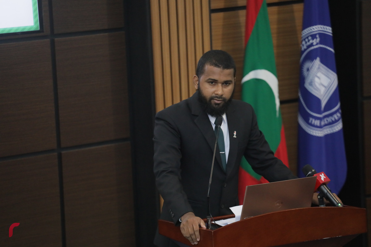 18 އޭޕްރިލް 2019 -- ގައުމީ ޔުނިވާސިޓީގެ ސްޓޫޑެންޓް ޔޫނިއަންގެ އެކި މަގާމުތަކަށް އައްޔަންކުރެވުނު ދަރިވަރުންނަށް މަގާމު ހަވާލުކުރުމާއި ގޮފިތައް އިފްތިތާހުކުރުމަށް ބޭއްވި ރަސްމިއްޔާތުގެ ތެރެއިން ފޮޓޯ: ޝުޢައިބް މުހައްމަދު