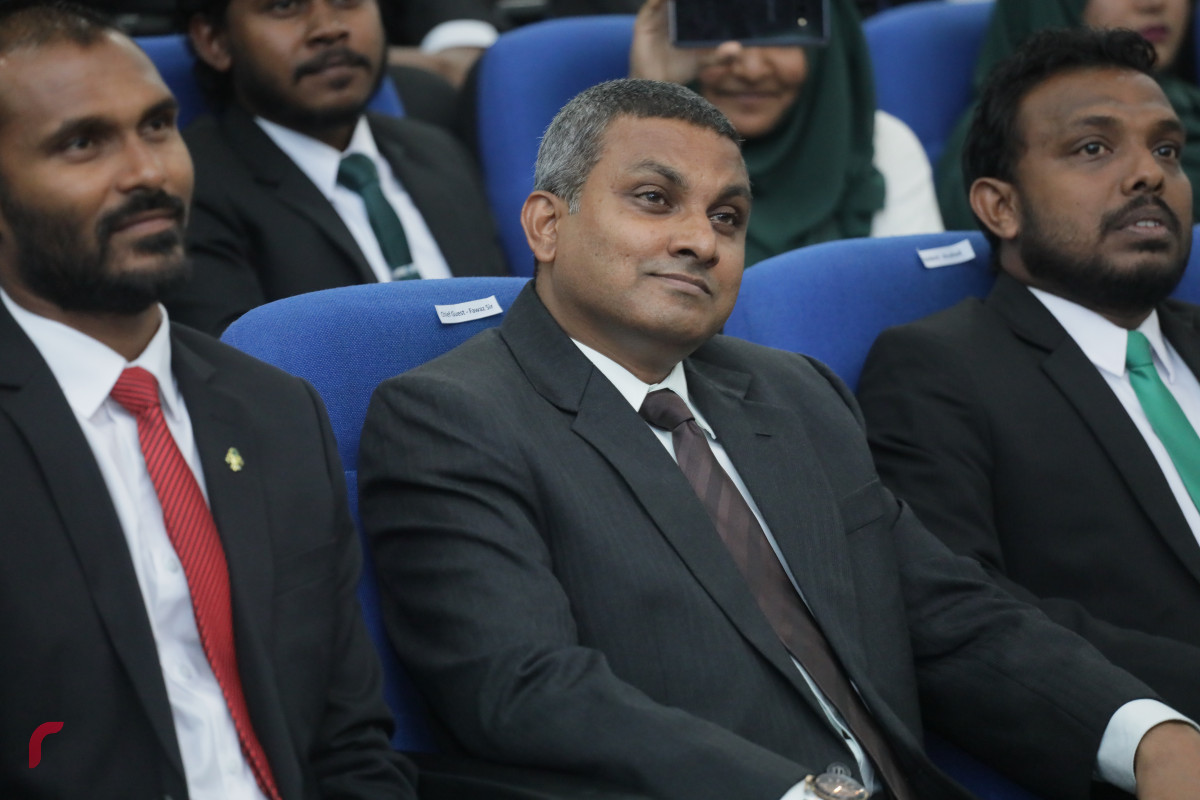 18 އޭޕްރިލް 2019 -- ގައުމީ ޔުނިވާސިޓީގެ ސްޓޫޑެންޓް ޔޫނިއަންގެ އެކި މަގާމުތަކަށް އައްޔަންކުރެވުނު ދަރިވަރުންނަށް މަގާމު ހަވާލުކުރުމާއި ގޮފިތައް އިފްތިތާހުކުރުމަށް ބޭއްވި ރަސްމިއްޔާތުގެ ތެރެއިން ފޮޓޯ: ޝުޢައިބް މުހައްމަދު