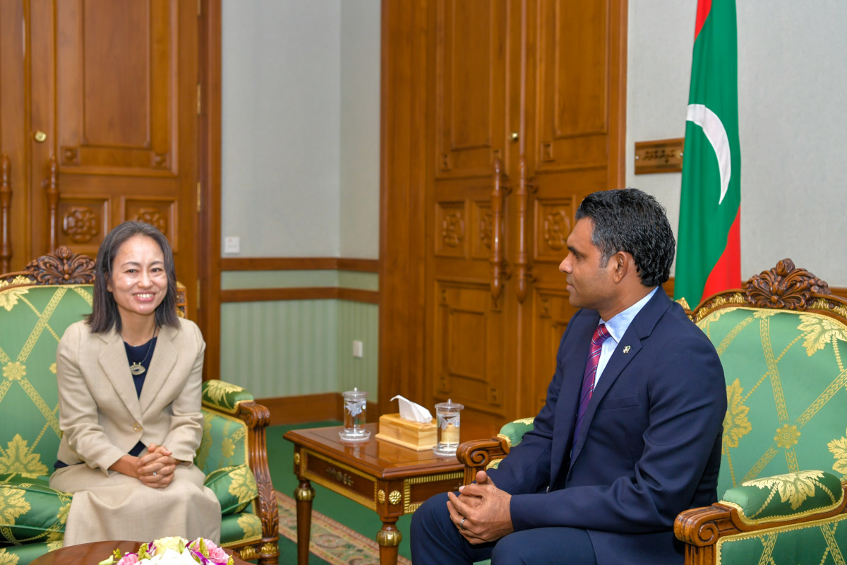 21 އޭޕްރިލް 2019 --އދ ގެ ރެޒިޑެންޓް ކޯޑިނޭޓަރ ރައީސުލްޖުމްހޫރިއްޔާގެ ނާއިބުގެ އަރިހަށް ކުރެއްވި ވަދާއީ ޒިޔާރަތުގެ ތެރެއިން-- ފޮޓޯ:ރައީސް އޮފީސް