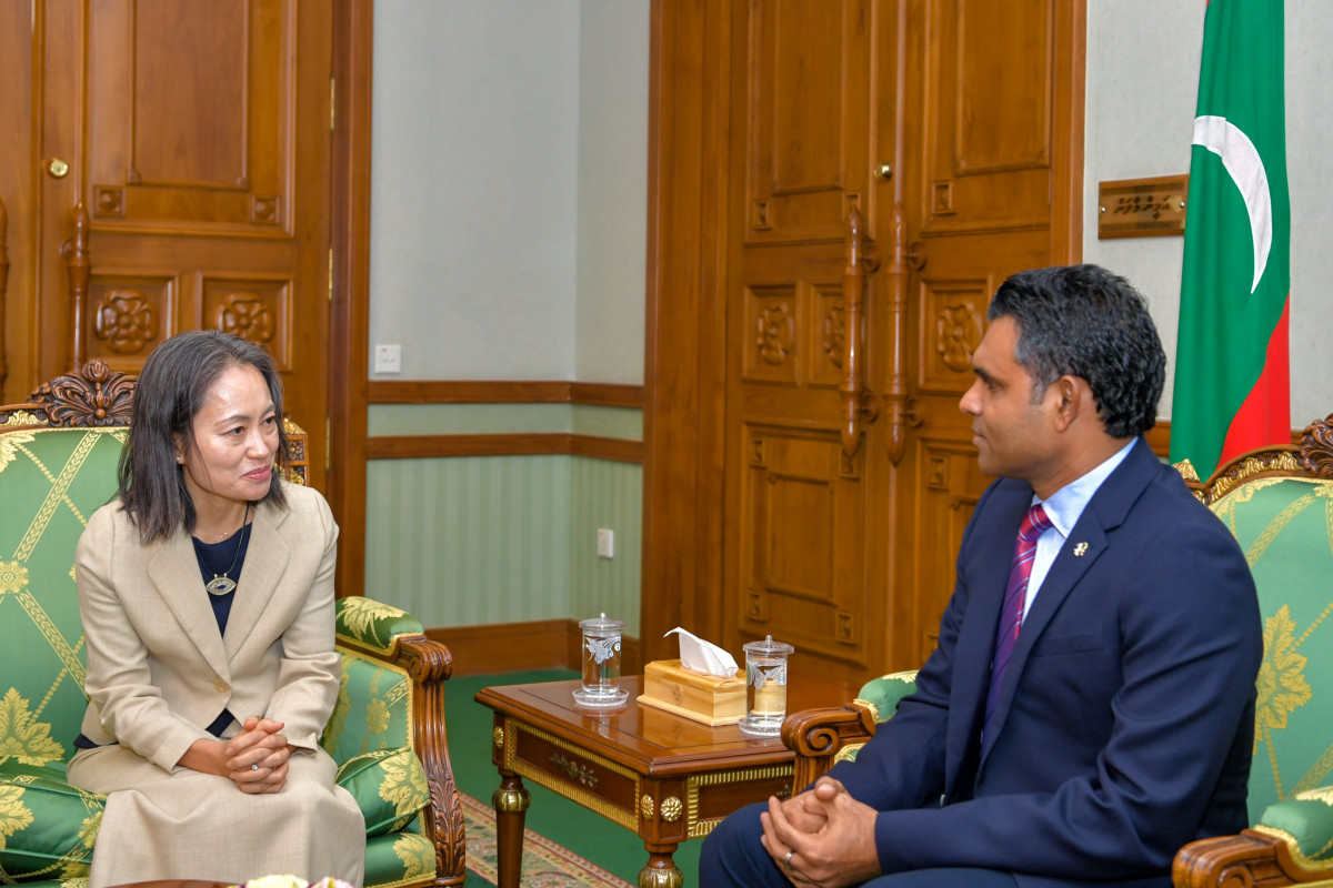 21 އޭޕްރިލް 2019 --އދ ގެ ރެޒިޑެންޓް ކޯޑިނޭޓަރ ރައީސުލްޖުމްހޫރިއްޔާގެ ނާއިބުގެ އަރިހަށް ކުރެއްވި ވަދާއީ ޒިޔާރަތުގެ ތެރެއިން-- ފޮޓޯ:ރައީސް އޮފީސް