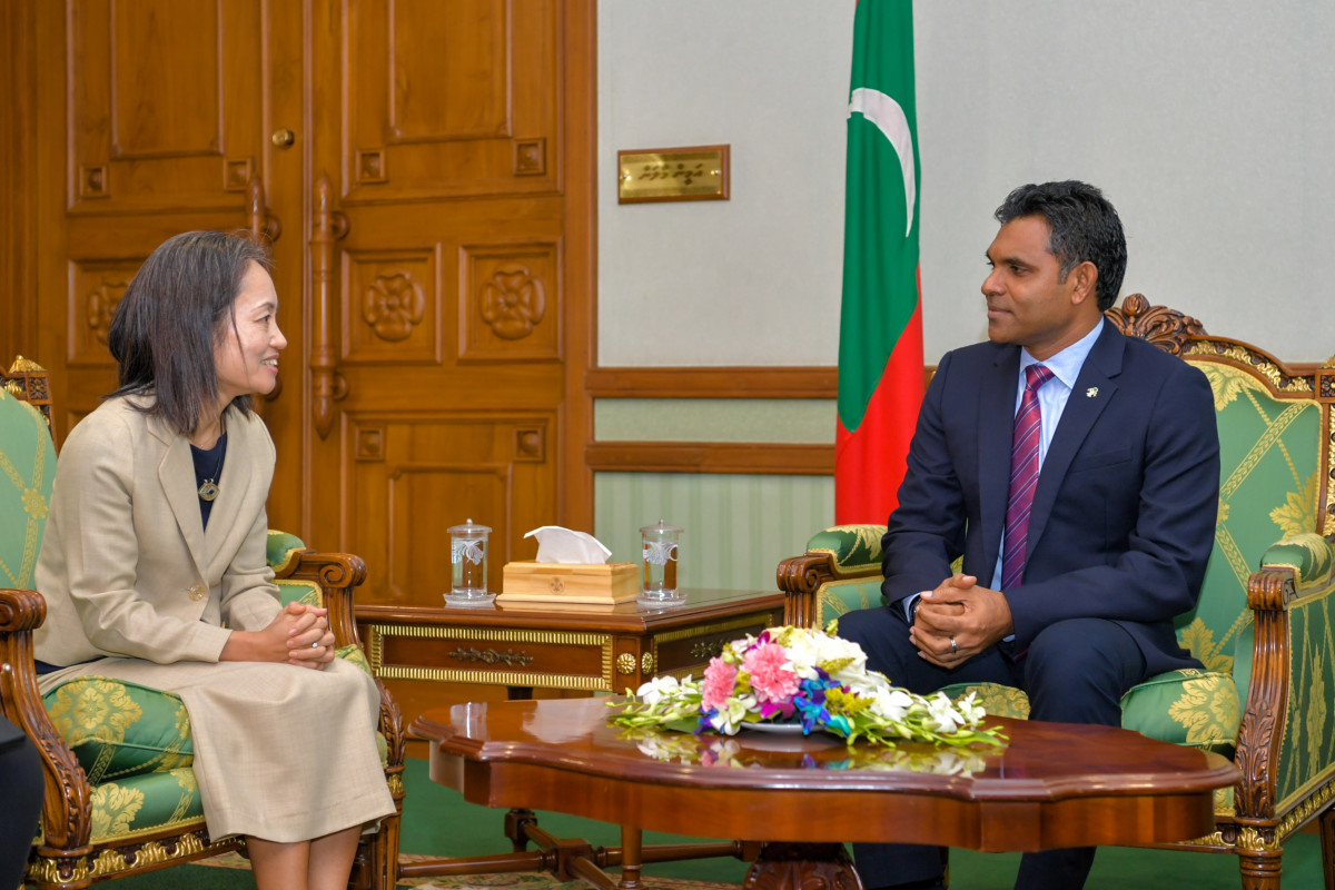 21 އޭޕްރިލް 2019 --އދ ގެ ރެޒިޑެންޓް ކޯޑިނޭޓަރ ރައީސުލްޖުމްހޫރިއްޔާގެ ނާއިބުގެ އަރިހަށް ކުރެއްވި ވަދާއީ ޒިޔާރަތުގެ ތެރެއިން-- ފޮޓޯ:ރައީސް އޮފީސް