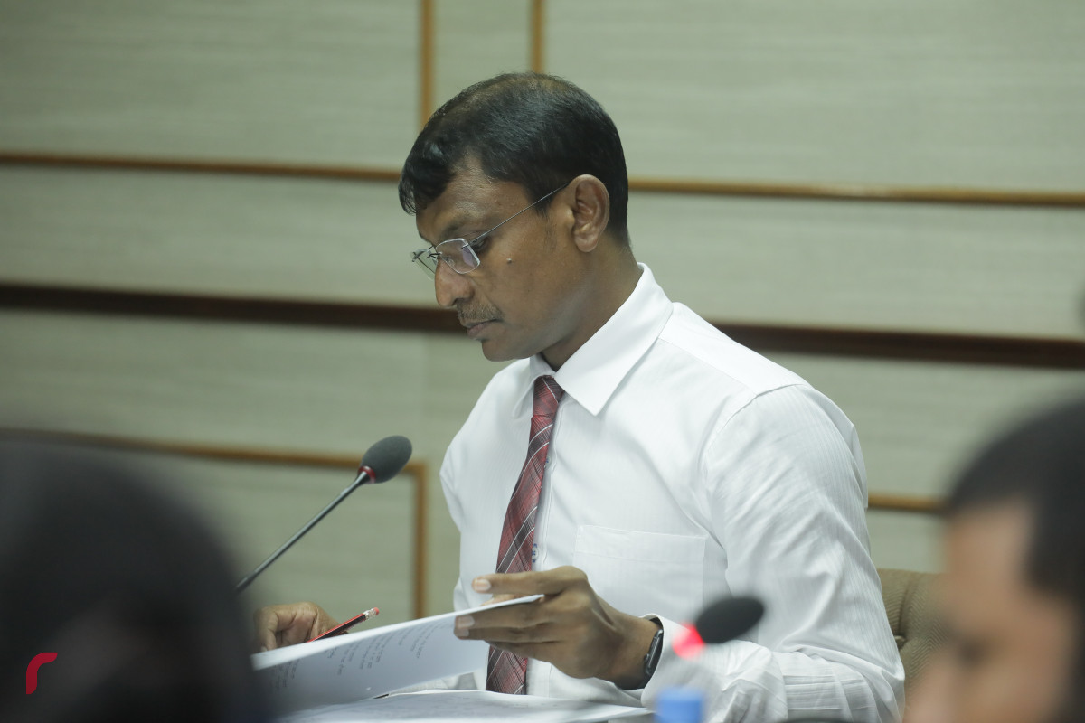 22 އޭޕްރިލް 2019: މިނިވަން މުއައްސަސާތަކާ ބެހޭ ކޮމެޓީގެ ތެރެއިން، ވިލުފުށީ ދާއިރާގެ މެންބަރު ރިޔާޒް ރަޝީދު -- ފޮޓޯ: ޝުއައިބް މުހައްމަދު