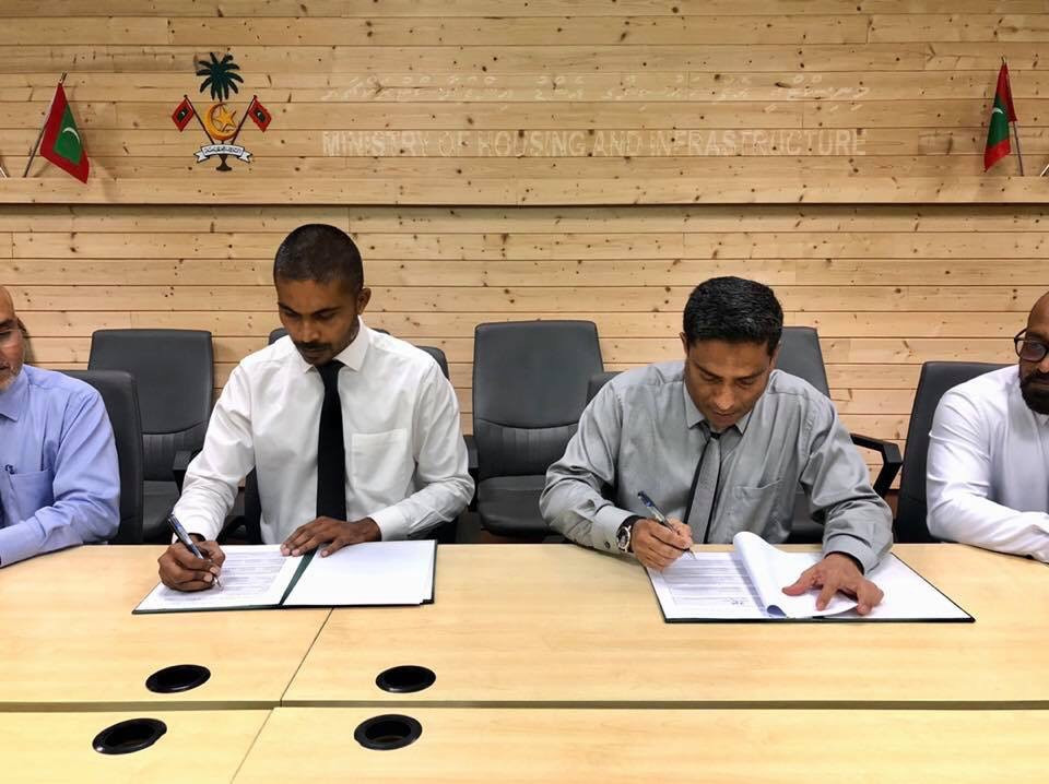 ނޮޅިވަރަންފަރު ހައުސިންގ ޔުނިޓް މަޝްރޫގައި ސޮއިކުރުން