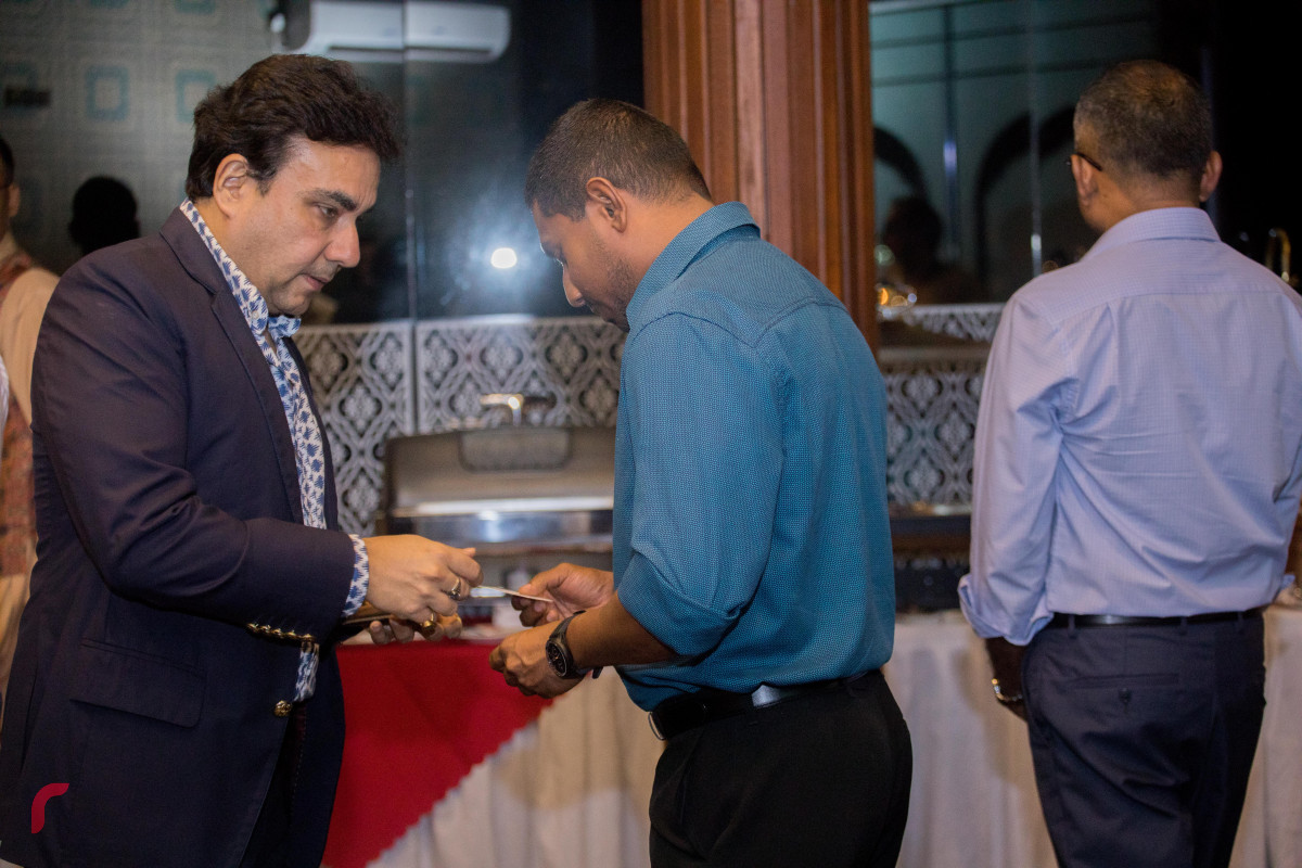 24 އޭޕްރިލް 2019 --އިންޑިއާގެ މަޝްހޫރު ތަންދޫރީ ކުކުޅުގެ ރެސްޓޯރެންޓް މޯތީ މަހަލު ރާއްޖޭގައި ހުޅުވުން. މި ރެސްޓޯރެންޓް ހުންނަނީ ރަސްފަންނުގެ ޕެވެލިއަންގައި-- ފޮޓޯ: ޝުއައިބް މުހައްމަދު