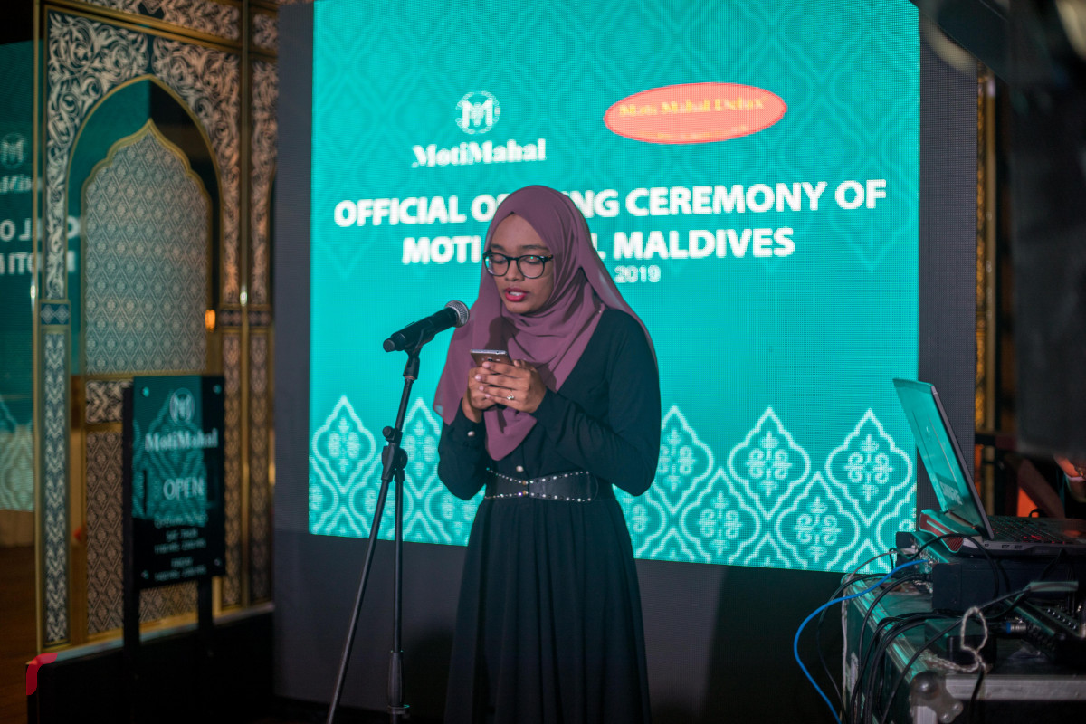 24 އޭޕްރިލް 2019 --އިންޑިއާގެ މަޝްހޫރު ތަންދޫރީ ކުކުޅުގެ ރެސްޓޯރެންޓް މޯތީ މަހަލު ރާއްޖޭގައި ހުޅުވުން. މި ރެސްޓޯރެންޓް ހުންނަނީ ރަސްފަންނުގެ ޕެވެލިއަންގައި-- ފޮޓޯ: ޝުއައިބް މުހައްމަދު