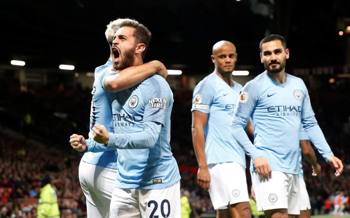 މެންޗެސްޓަރ ސިޓީގެ ކުޅުންތެރިން އުފާ ފާޅުޅުކުރަނީ