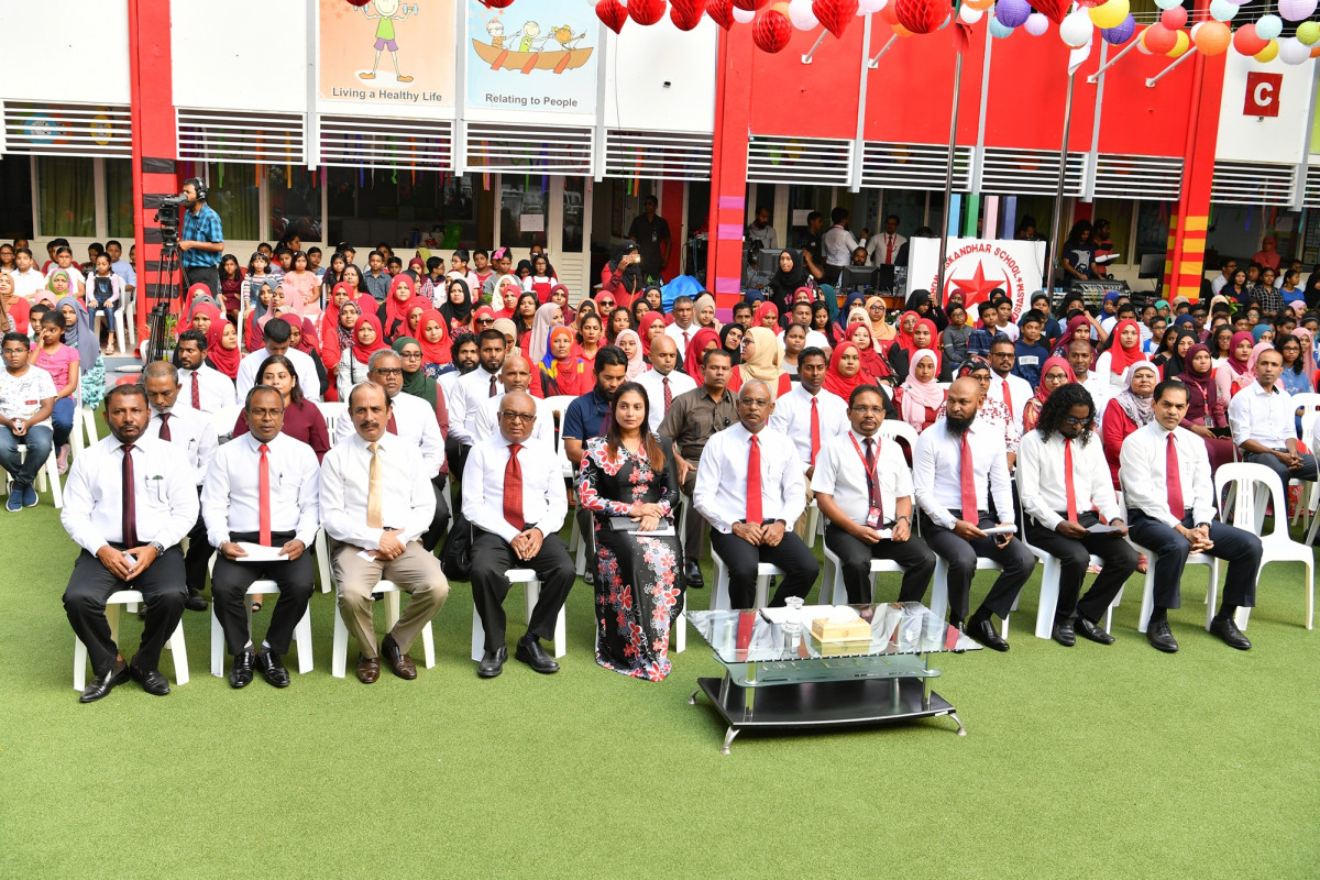 25 އޭޕްރިލް 2019 --އިސްކަންދަރު ސުކޫލަށް 58 އަހަރު ފުރުން ފާހަގަ ކުރުމަށް ބޭއްވި ރަސްމިއްޔާތުގެ ތެރެއިން، މި ރަސްމައްޔާތު ޝަރަފުވެރި ކޮށްދެއްވީ ރައީސުލް ޖުމްހޫރިއްޔާ-- ފޮޓޯ: ރައީސް އޮފީސް