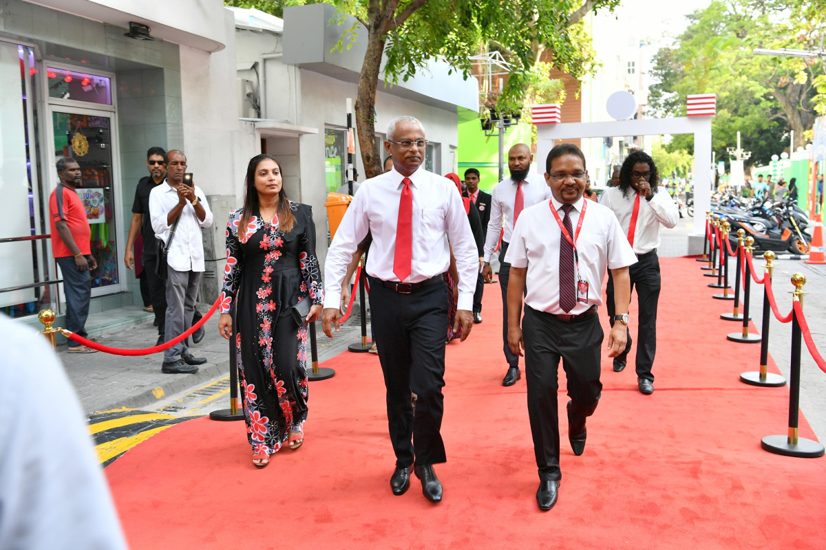 25 އޭޕްރިލް 2019 --އިސްކަންދަރު ސުކޫލަށް 58 އަހަރު ފުރުން ފާހަގަ ކުރުމަށް ބޭއްވި ރަސްމިއްޔާތުގެ ތެރެއިން، މި ރަސްމައްޔާތު ޝަރަފުވެރި ކޮށްދެއްވީ ރައީސުލް ޖުމްހޫރިއްޔާ-- ފޮޓޯ: ރައީސް އޮފީސް