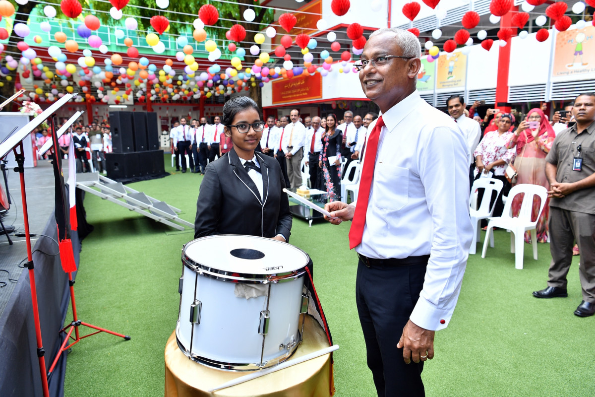 25 އޭޕްރިލް 2019 --އިސްކަންދަރު ސުކޫލަށް 58 އަހަރު ފުރުން ފާހަގަ ކުރުމަށް ބޭއްވި ރަސްމިއްޔާތުގެ ތެރެއިން، މި ރަސްމައްޔާތު ޝަރަފުވެރި ކޮށްދެއްވީ ރައީސުލް ޖުމްހޫރިއްޔާ-- ފޮޓޯ: ރައީސް އޮފީސް