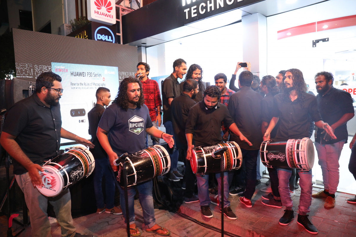 4 މެއި 2019 -- ވާވޭ ޕީ30 ޕްރޯ އިފްތިތާހު ކުރުމަށް ބޭއްވި ހަފްލާގެ ތެރެއިން-- ފޮޓޯ: ޝުއައިބް މުހައްމަދު