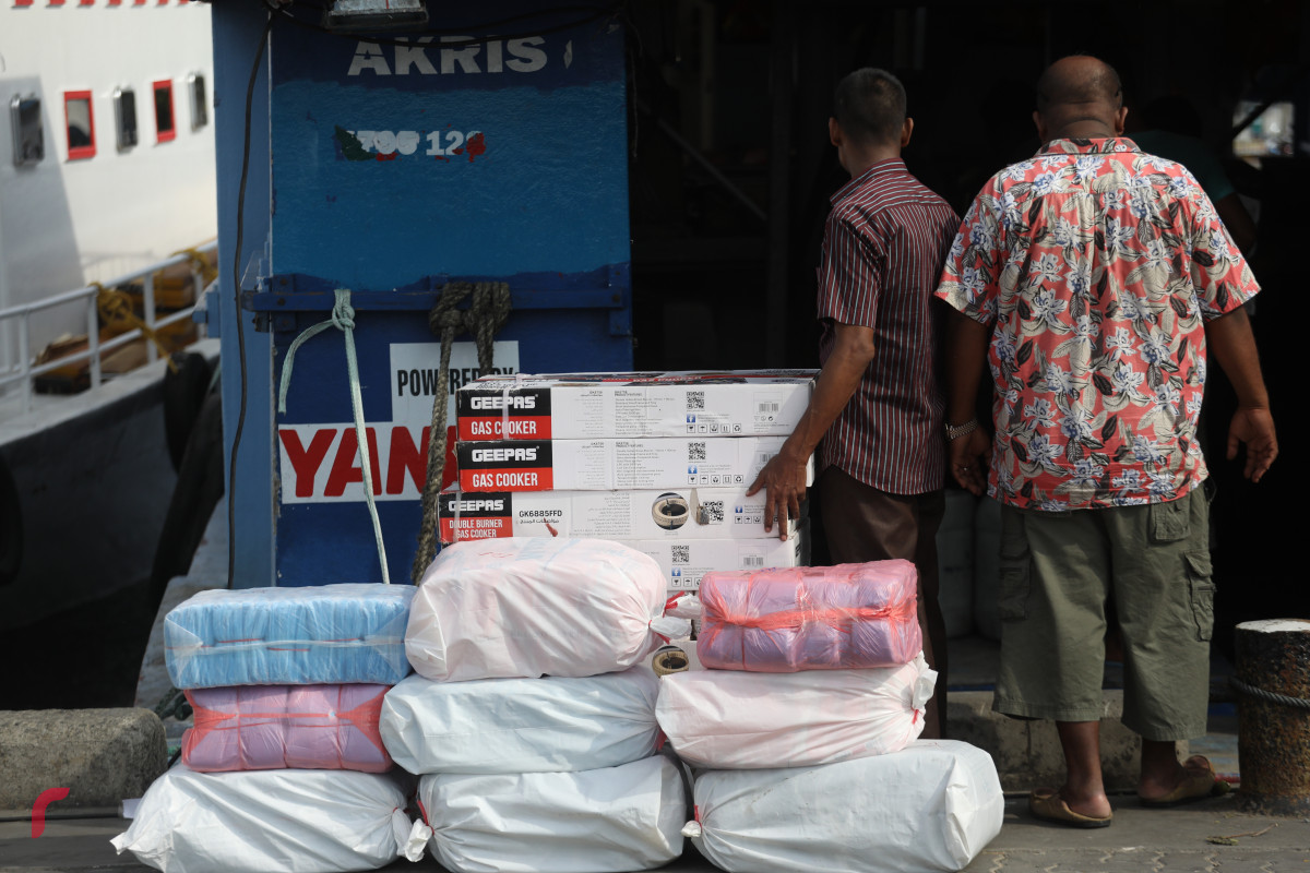 05 މެއި 2019: މާލޭ އުތުރު ފަރާތު ބަނދަރު ސަރަހައްދުގައި އުޅަނދަކަށް އެރުވުމަށް ތައްޔާރުކޮށްފައި ހުރި މުދާތަކެއް-- ފޮޓޯ: ޝުއައިބް މުހައްމަދު