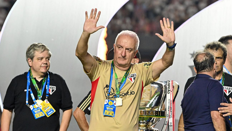 ބްރެޒިލްގެ ކޯޗުކަމާ ހަވާލުވާ ޑޮރިވޯލް ޖޫނިއާ