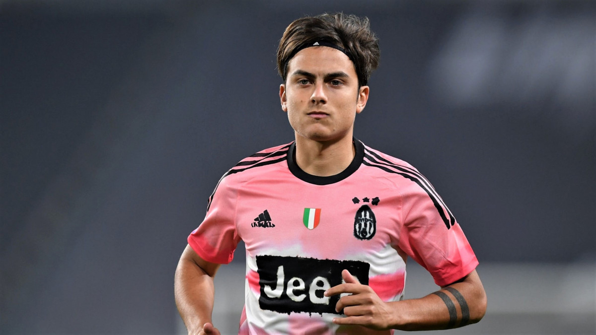 ޔުވެންޓަސްއަށް ކުޅެމުން އަންނަ އާޖެންޓީނާގެ ފޯވާޑް ޕައުލޯ ޑިބާލާ