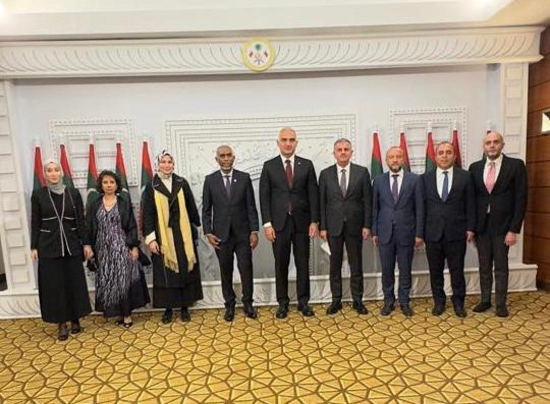 ތުރުކީވިލާތުގެ މިނިސްޓަރ އޮފް ކަލްޗަރ އެންޑް ޓޫރިޒަމް، މެހްމަތް ނުރީ އާސޯއި ރައީސުލްޖުމްހޫރިއްޔާ ޑޮކްޓަރ މުޙައްމަދު މުޢިއްޒުގެ އަރިހަށް އިޙްތިރާމްގެ ޒިޔާރަތެއް ކުރެއްވުން