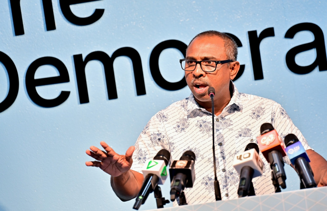 އެފްއޭއެމްގެ ފުރަތަމަ އިންތިޚާބީ ރައީސް އަލީ އާޒިމް